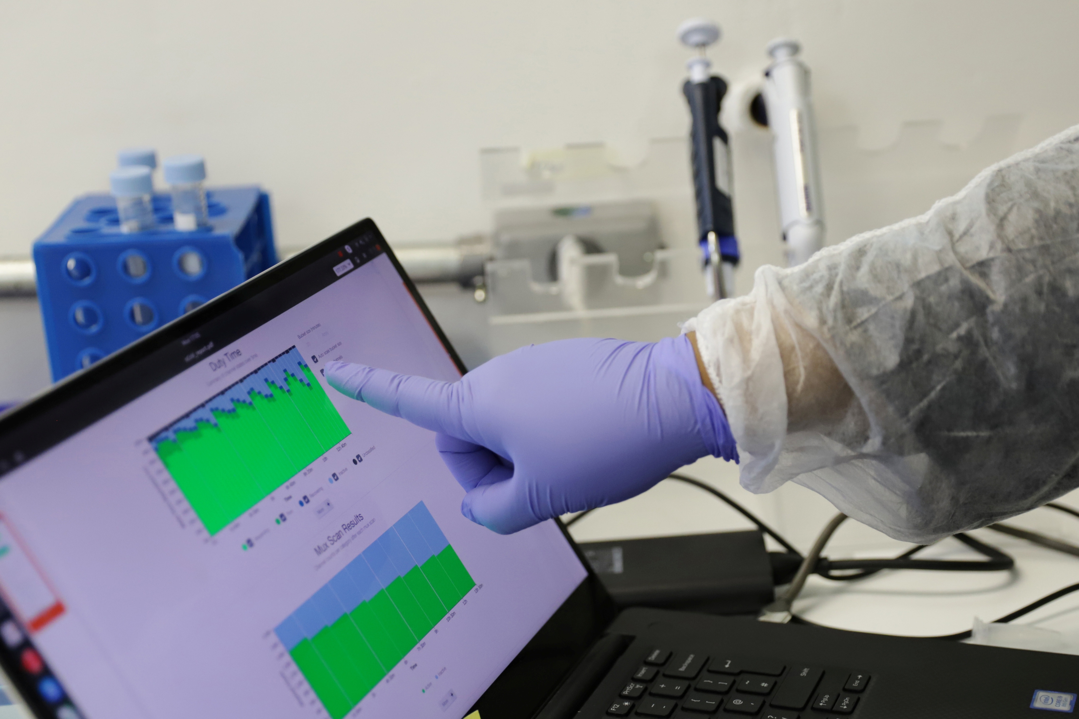 Gioi cong nghe chung tay day lui Covid-19 anh 1