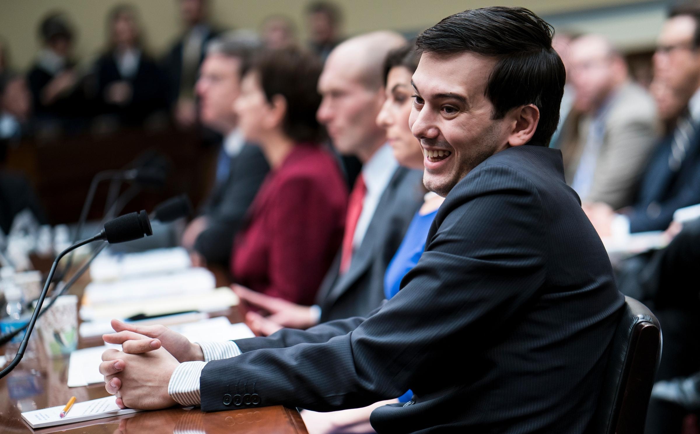 Cuu CEO “dua toi ra tu de cuu the gioi” la ai? anh 2