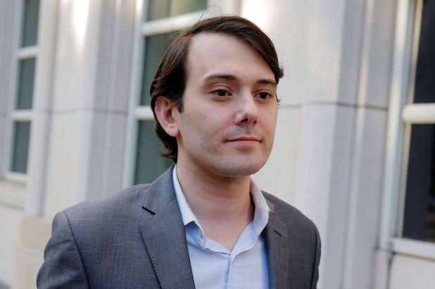 Cuu CEO doi ra tu de chan dung Covid-19 cuu the gioi la ai? hinh anh