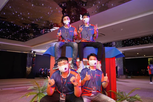 Eros Gaming: ‘Box Gaming da het thoi, chung toi se vo dich PMPL 2020’ hinh anh