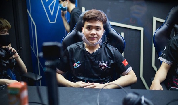 Cach Daim cam Violet 'hanh ha' Mocha ZD eSports hinh anh