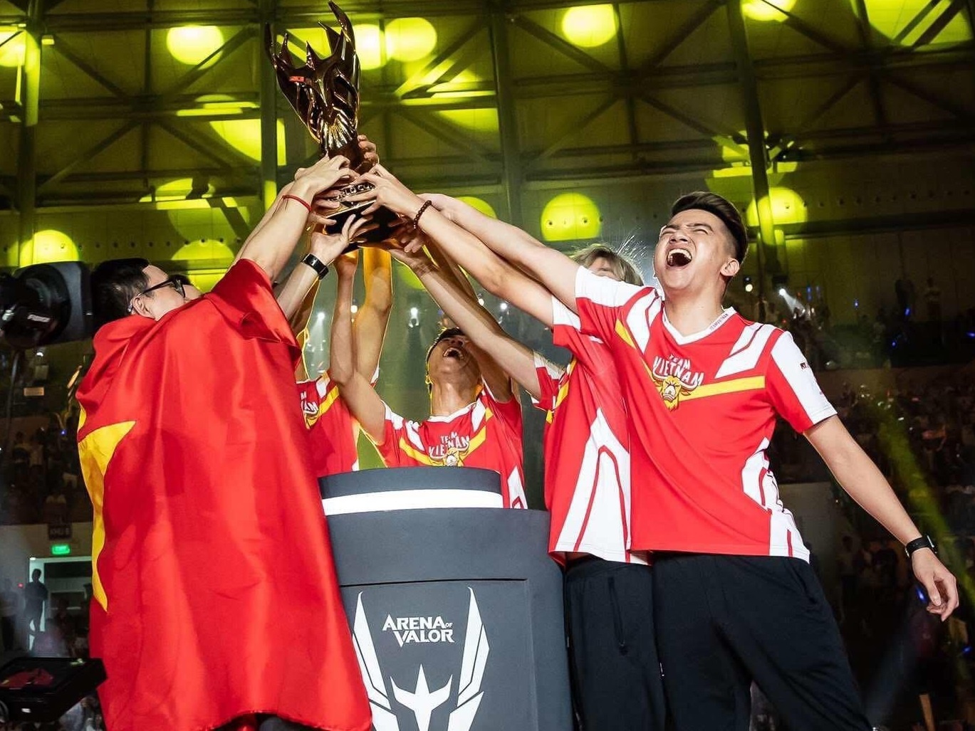 Giai Lien Quan the gioi AWC 2020 chinh thuc bi huy vi Covid-19 hinh anh