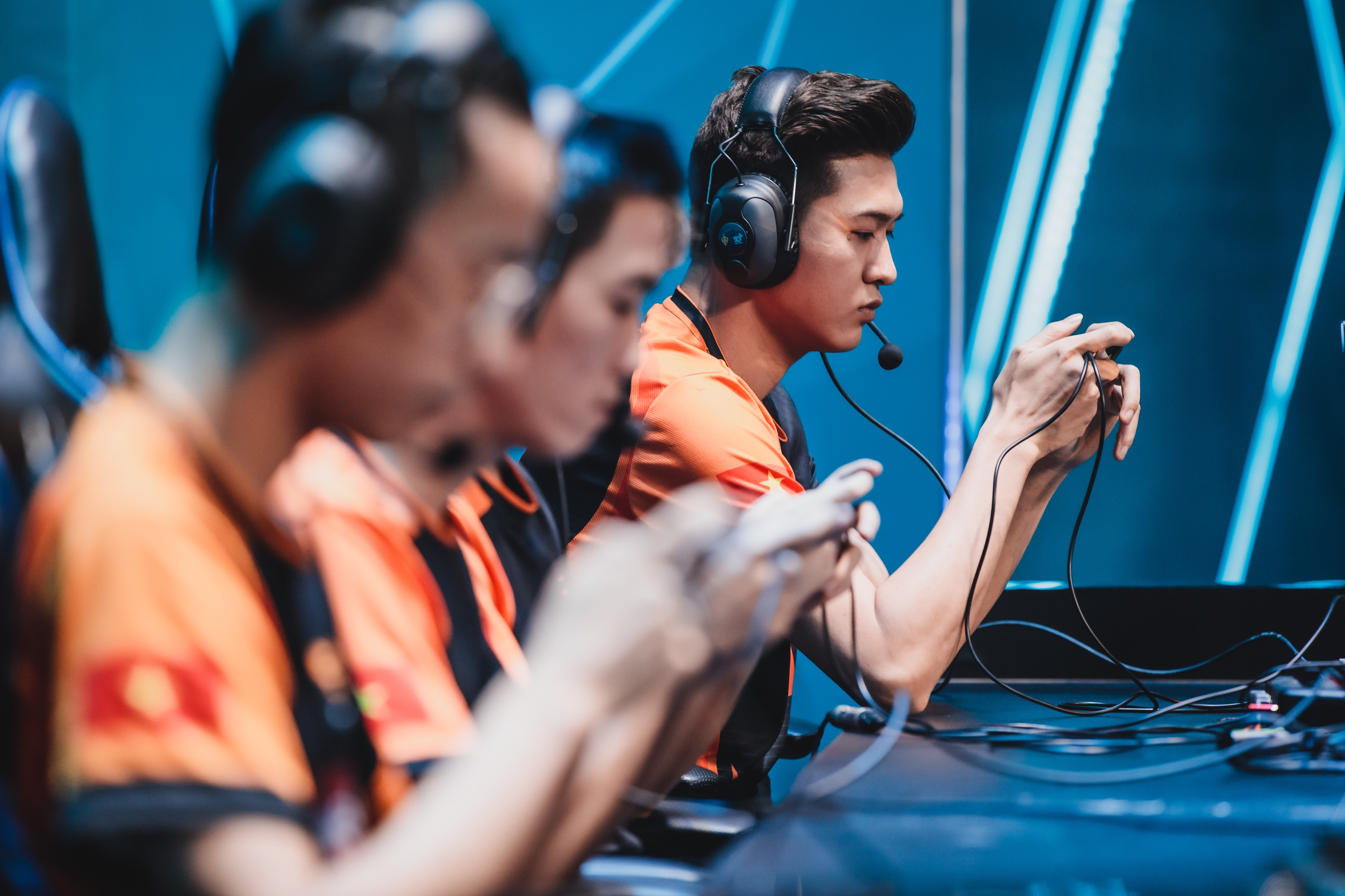 Gau Team Flash noi ve Lai Bang,  Dong 5 anh 1