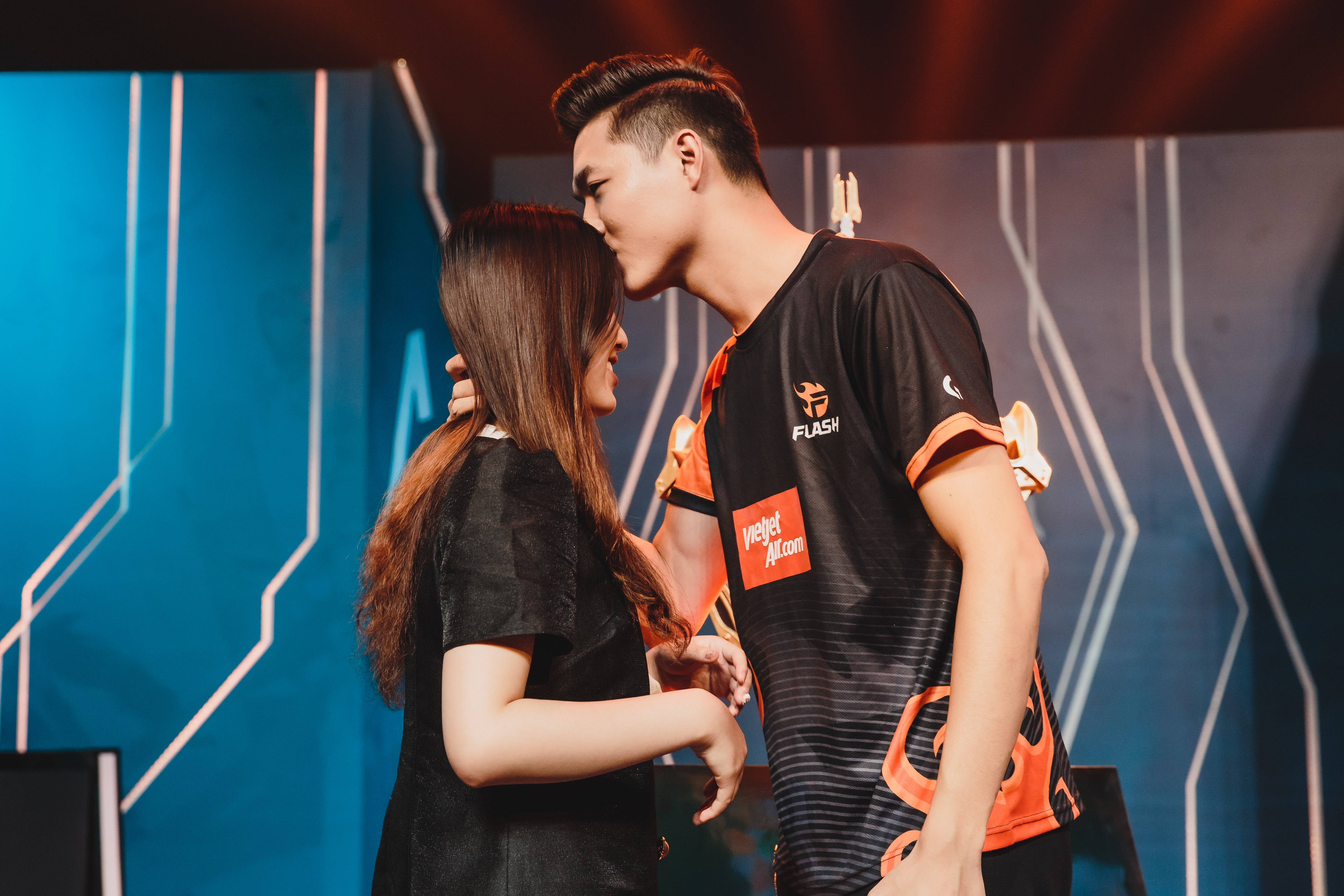 Gau Team Flash noi ve Lai Bang,  Dong 5 anh 2