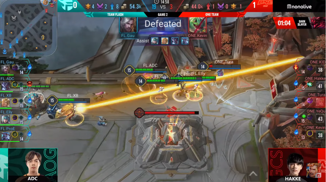 3 phut cuoi tran Team Flash gap One Team hinh anh