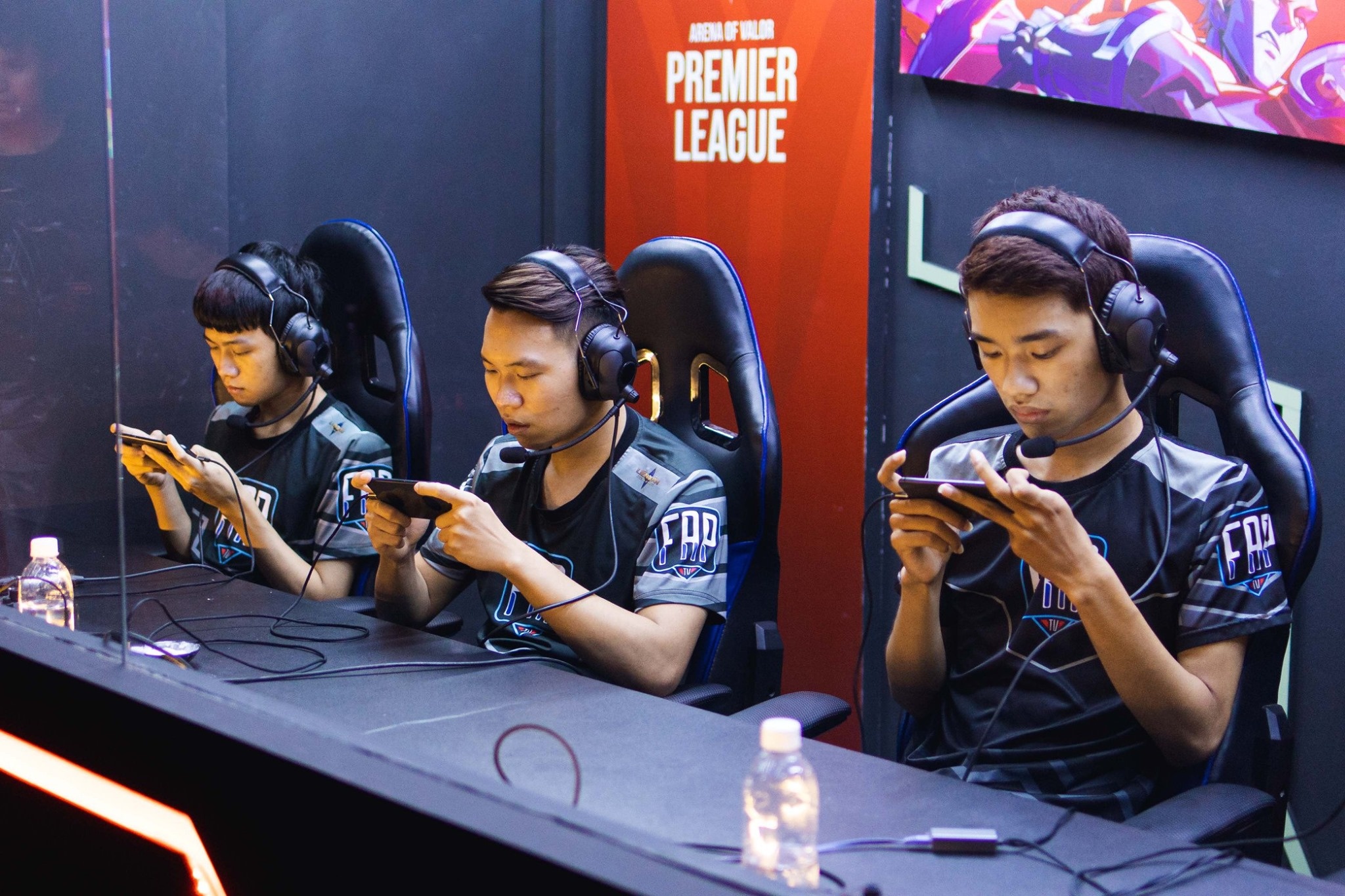 FAP TV 'dap' 2 doi Lien Quan manh nhat trong 1 ngay anh 2