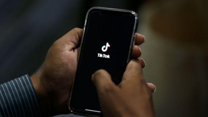 TikToker noi tieng quang cao ung dung lua dao hinh anh