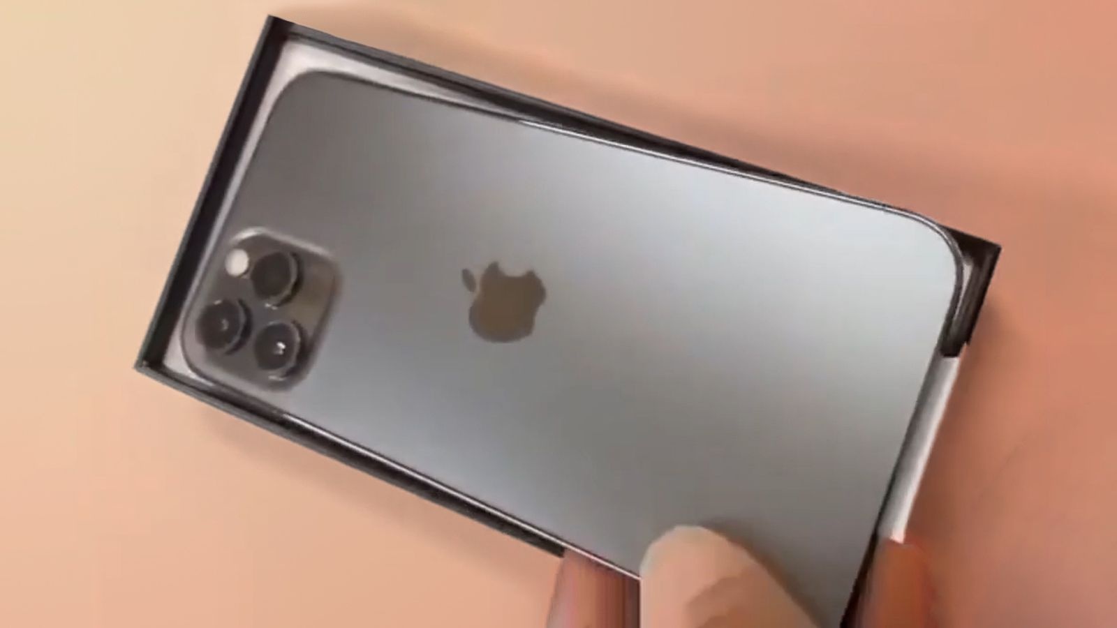 iPhone 12 lo video thuc te truoc ngay ban ra hinh anh