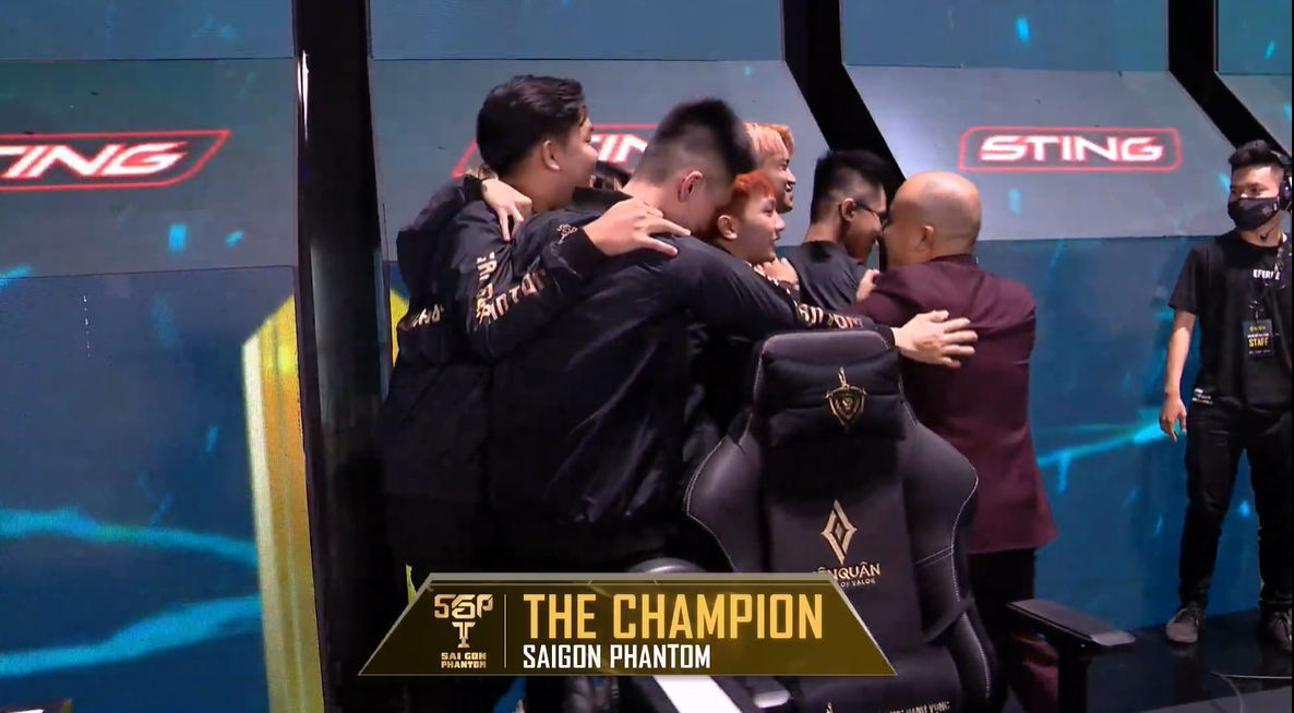 Vang Team Flash, SGP vo dich Lien Quan de, gianh 900 trieu dong hinh anh