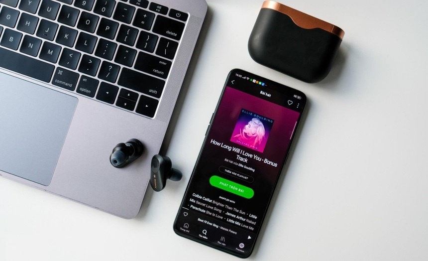 Loat tai nghe chong on 2021 anh 1