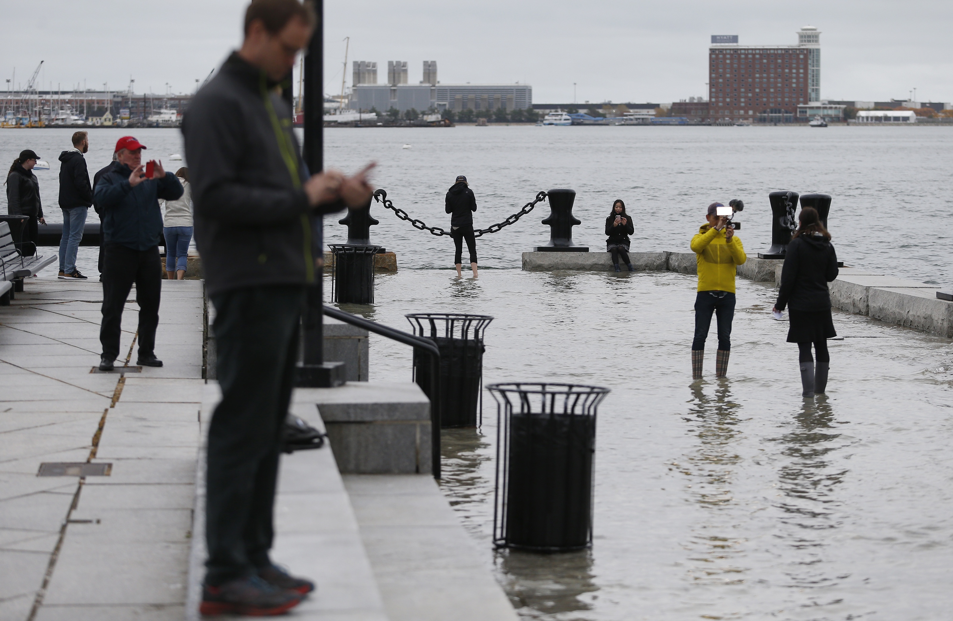 Sieu trang giun gop cong lon trong giai cuu tau ket Suez anh 2