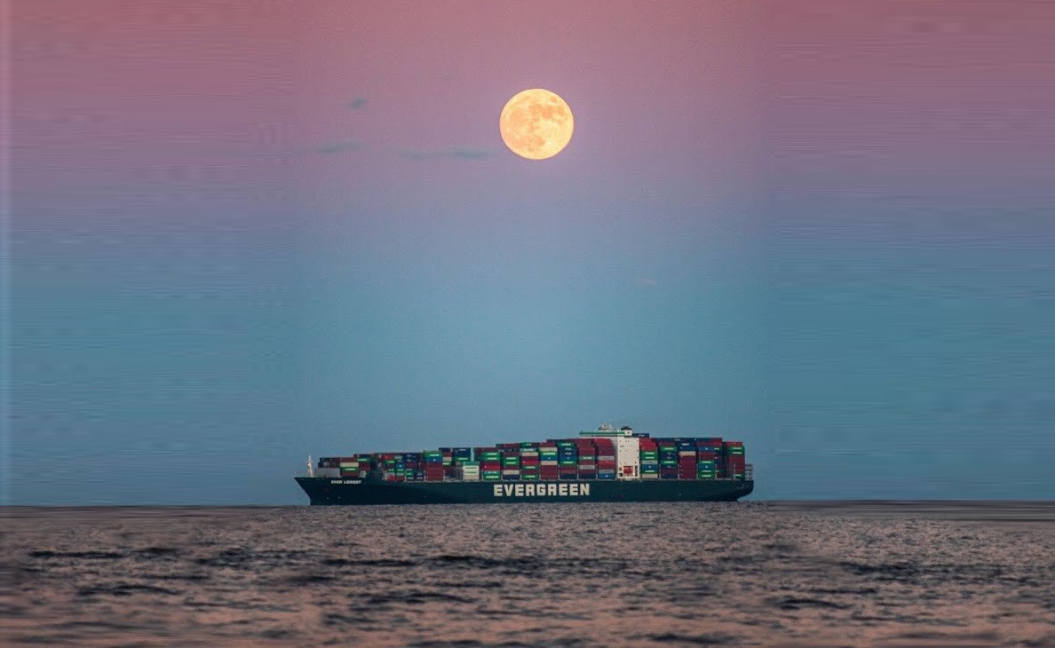 'Sieu trang giun' gop phan giai cuu con tau ket o Suez hinh anh