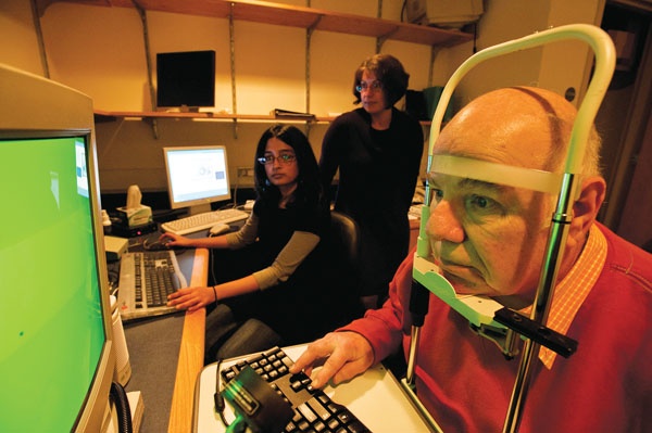 Khoa hoc vua ket noi duoc bo nao voi may tinh hinh anh