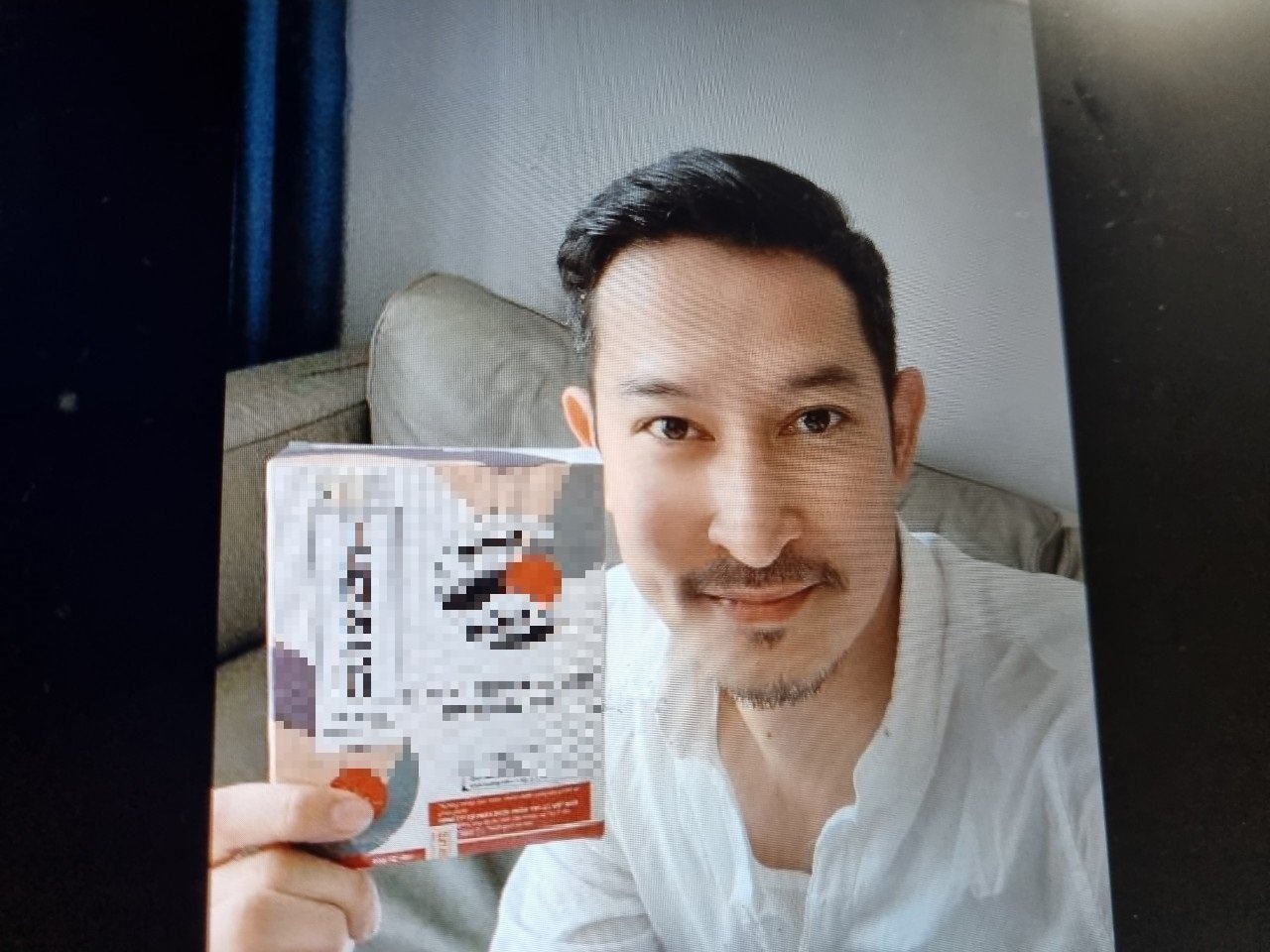 Huy Khanh: 'Toi bi lua quang cao thuoc tang sinh ly khap Facebook' hinh anh