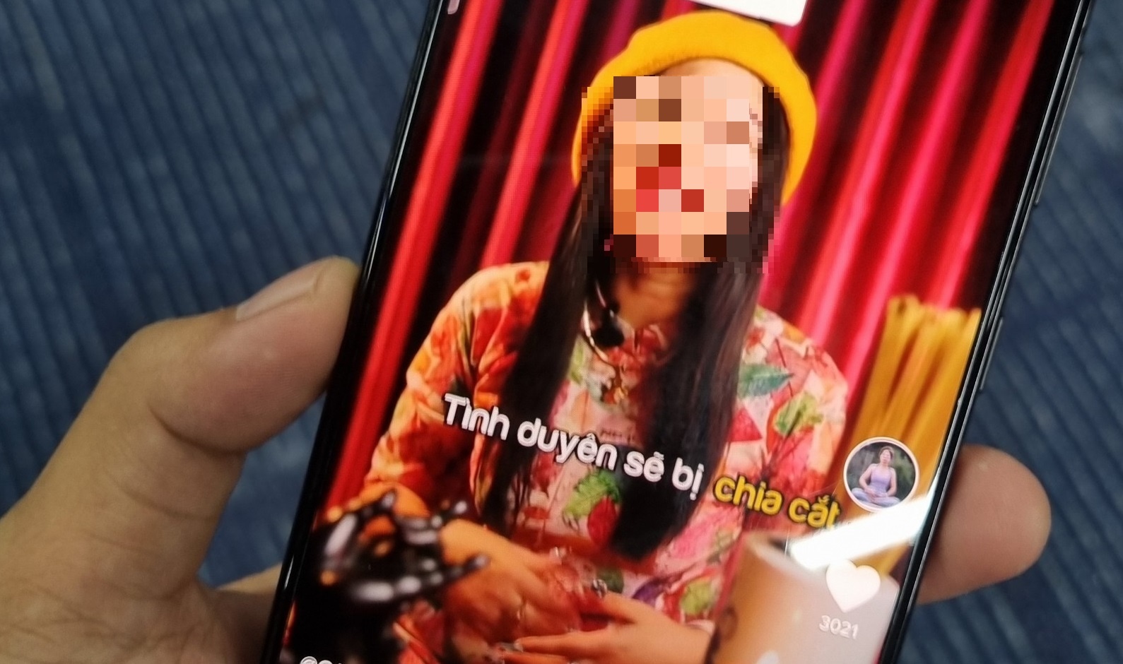 Video truc vong chua benh tran lan tren TikTok tai Viet Nam hinh anh