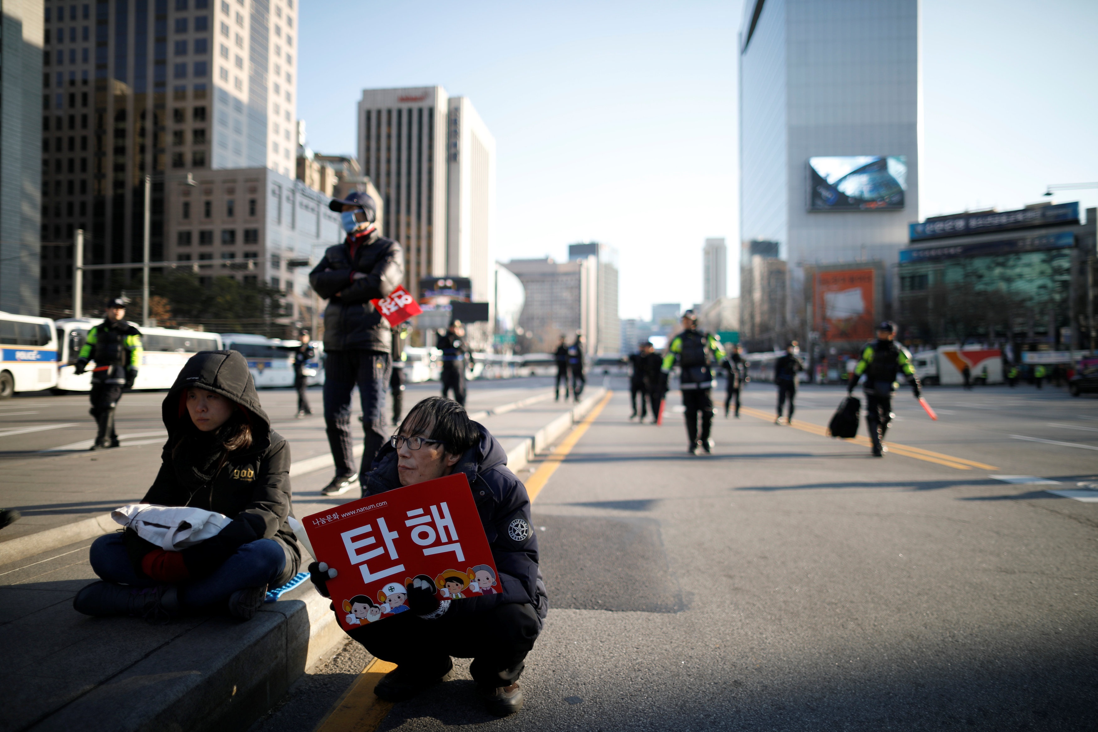 bieu tinh luan toi Tong thong Han Quoc anh 6