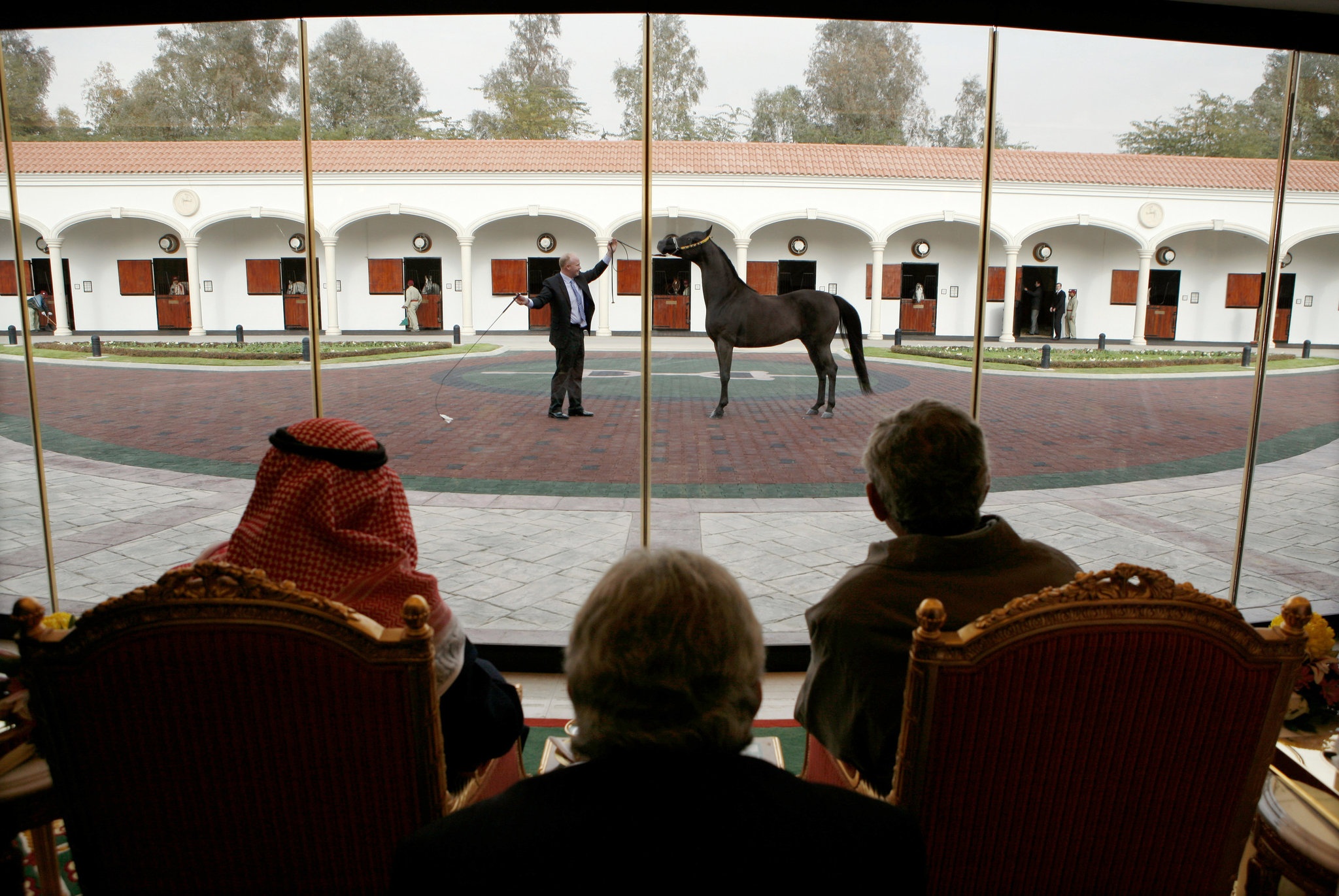 Cuoc song xa hoa cua quoc vuong Saudi Arabia tai que nha hinh anh