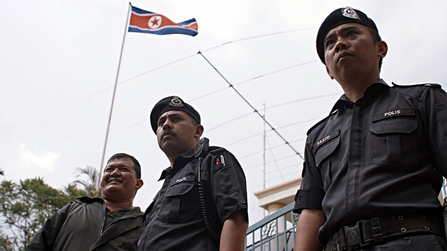 Malaysia duoc va mat gi sau khi 'an mieng tra mieng' voi Trieu Tien? hinh anh