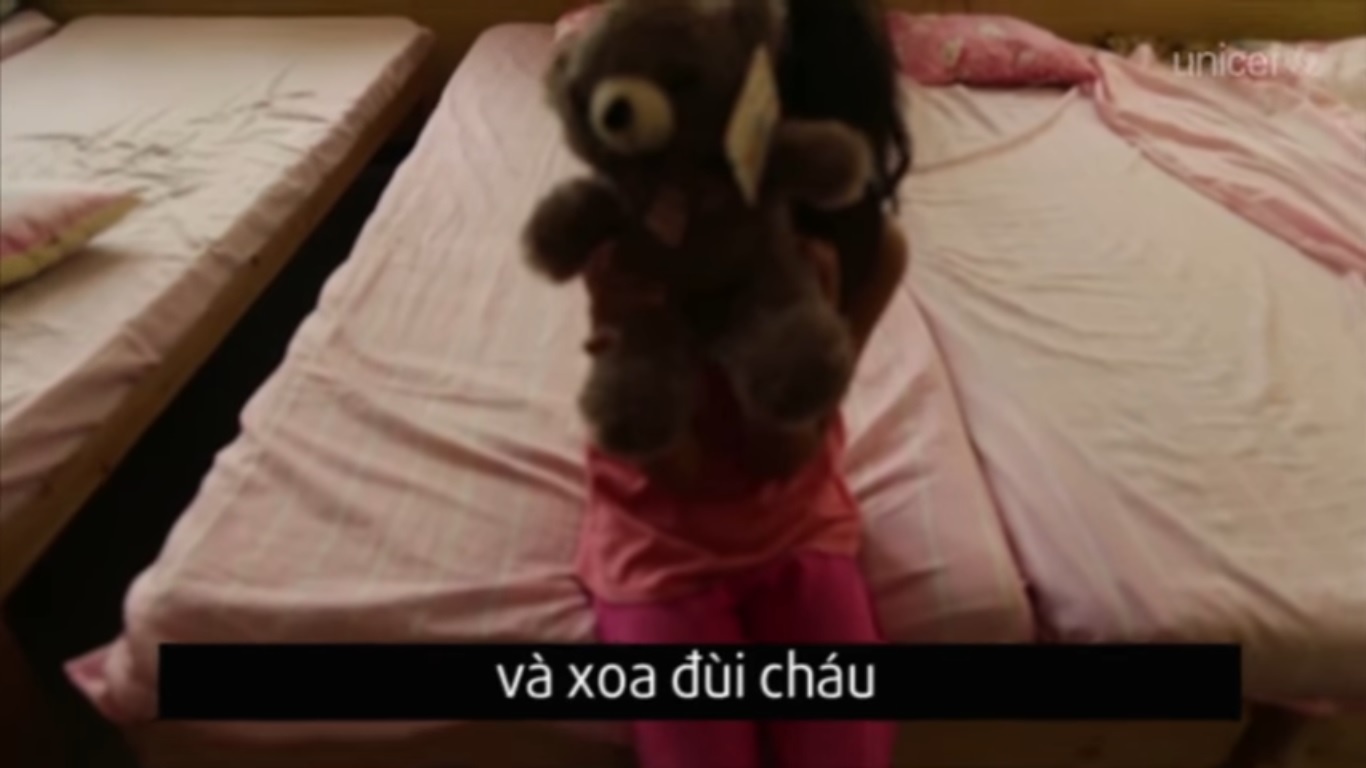 Chuyen bi lam dung tinh duc cua be gai Philippines hinh anh