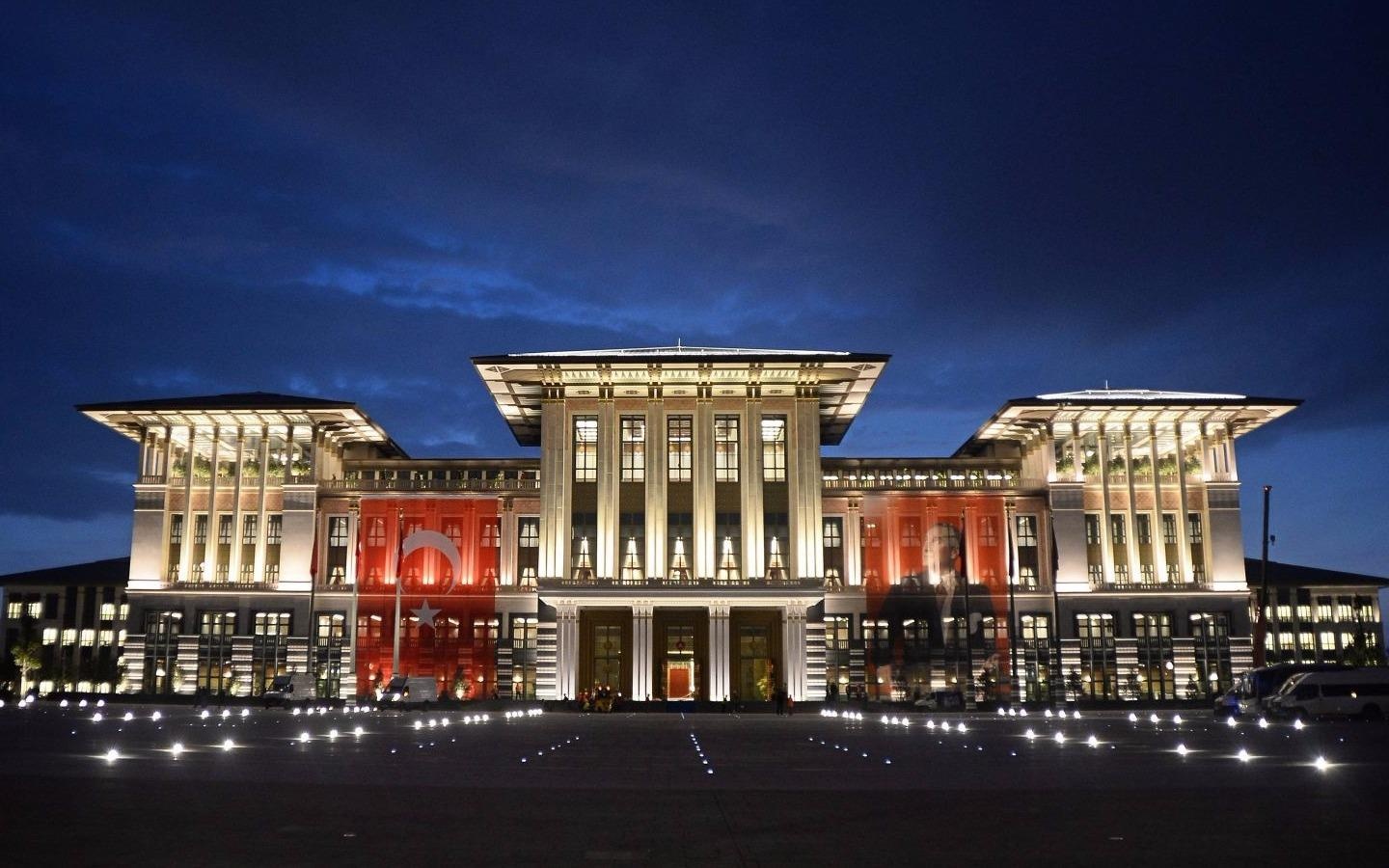 Dinh thu lon gap 30 lan Nha Trang cua tong thong Tho Nhi Ky hinh anh