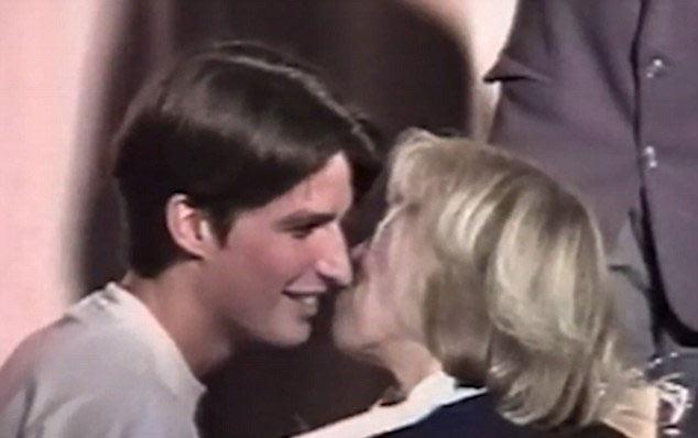 Emmanuel Macron ảnh 2 Emmanuel Macron anh 2