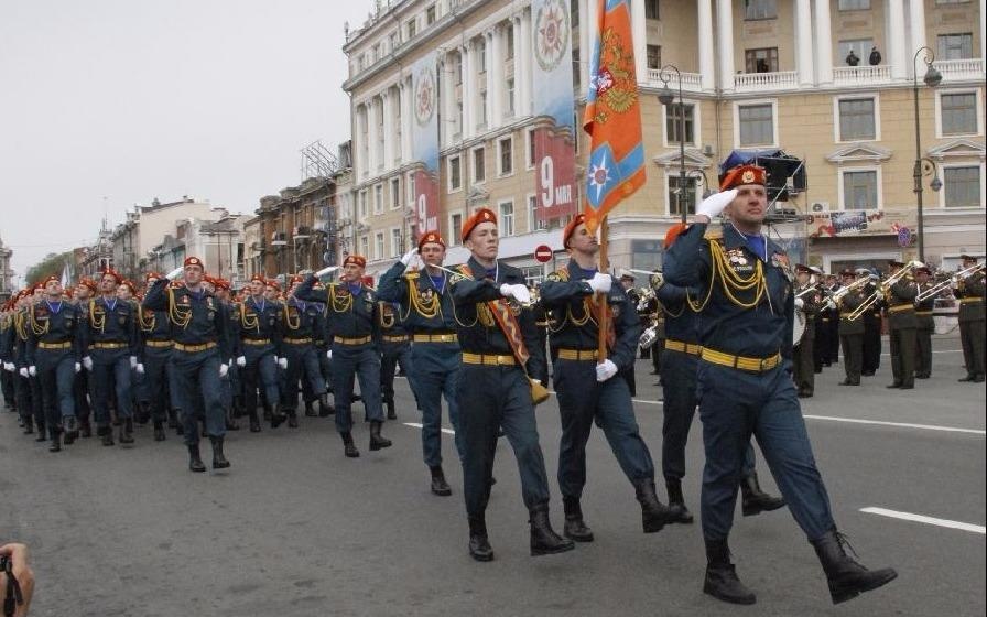 Vladivostok mo man duyet binh mung Ngay Chien thang o Nga hinh anh