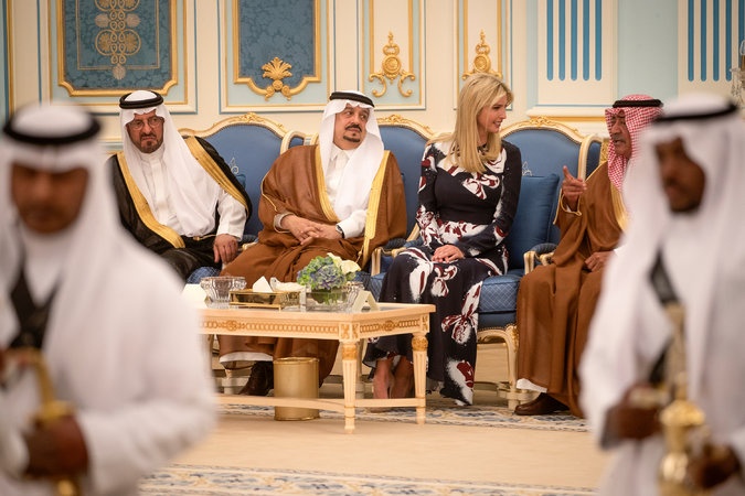 tong thong Trump cong du Trung Dong anh 2