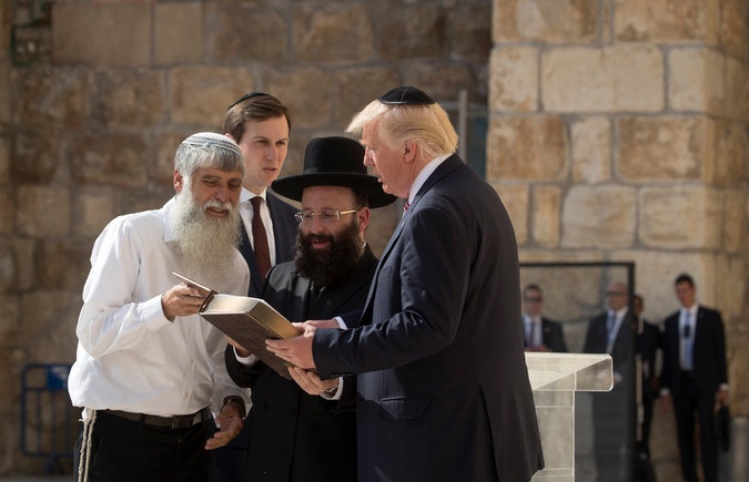 tong thong Trump cong du Trung Dong anh 3