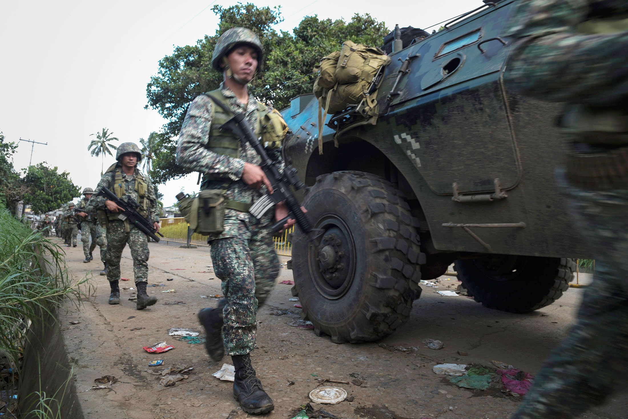 Philippines tuyen bo cuoc chien voi phien quan Hoi giao sap ket thuc hinh anh