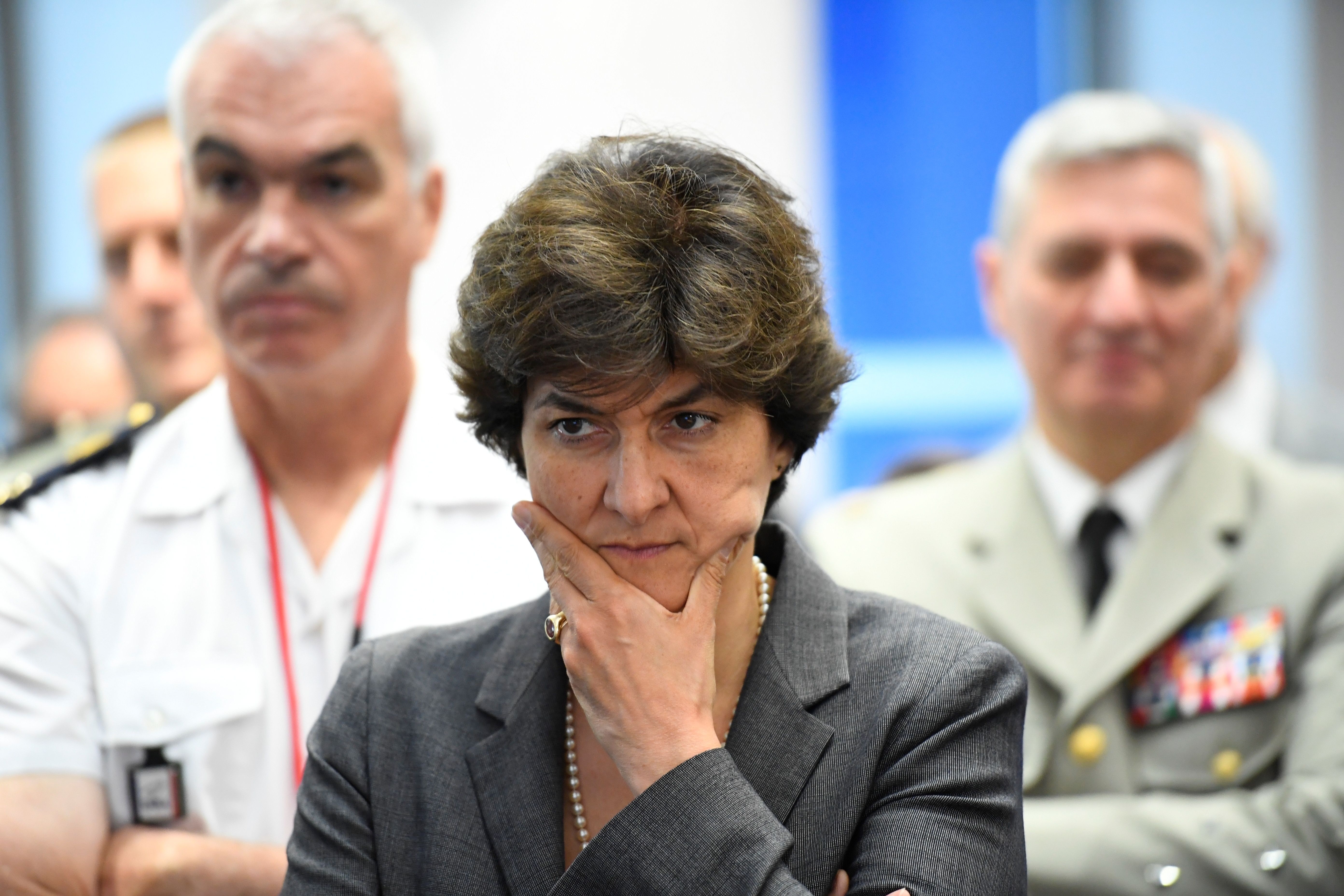 nu bo truong quoc phong anh 3