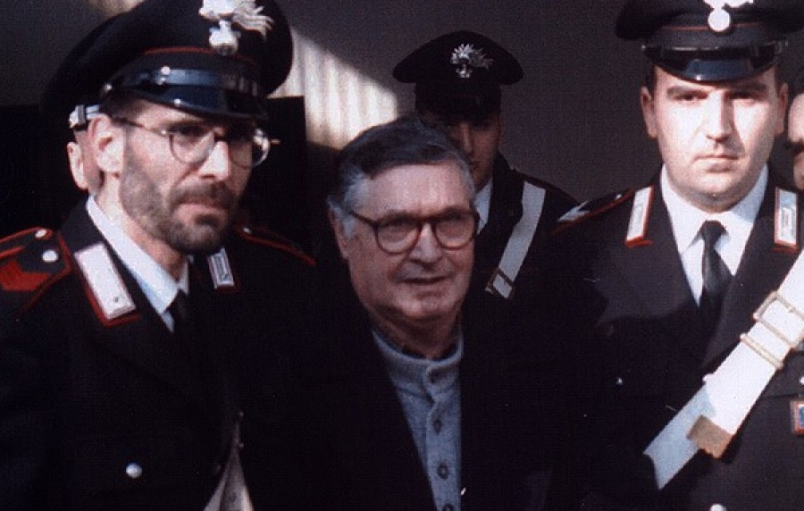 Ong trum mafia khet tieng Italy ra toa nam 1994 hinh anh