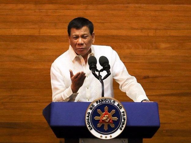 Ong Duterte doi My tra chuong nha tho bi lay hon 100 nam truoc hinh anh