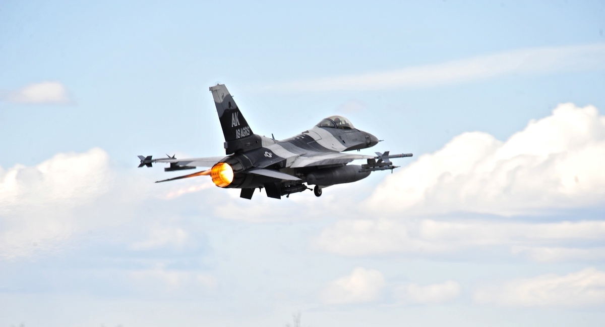 My dieu may bay den Han Quoc anh 1