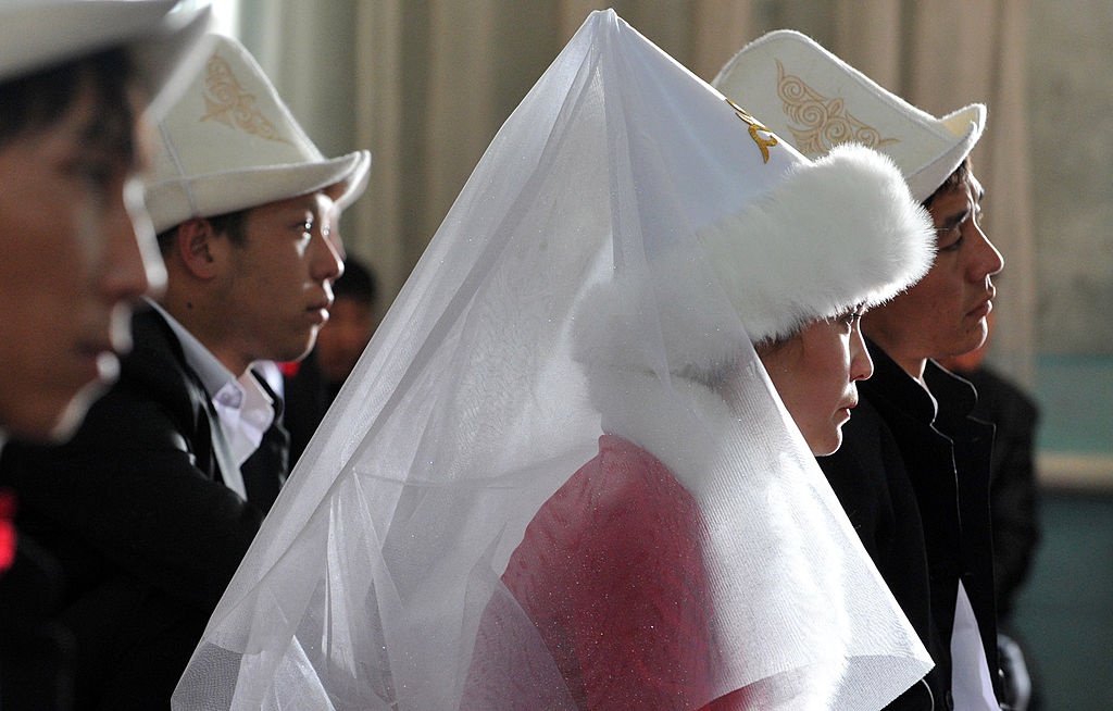 bắt cóc cô dâu ở Kyrgyzstan ảnh 1 bat coc co dau o Kyrgyzstan anh 1