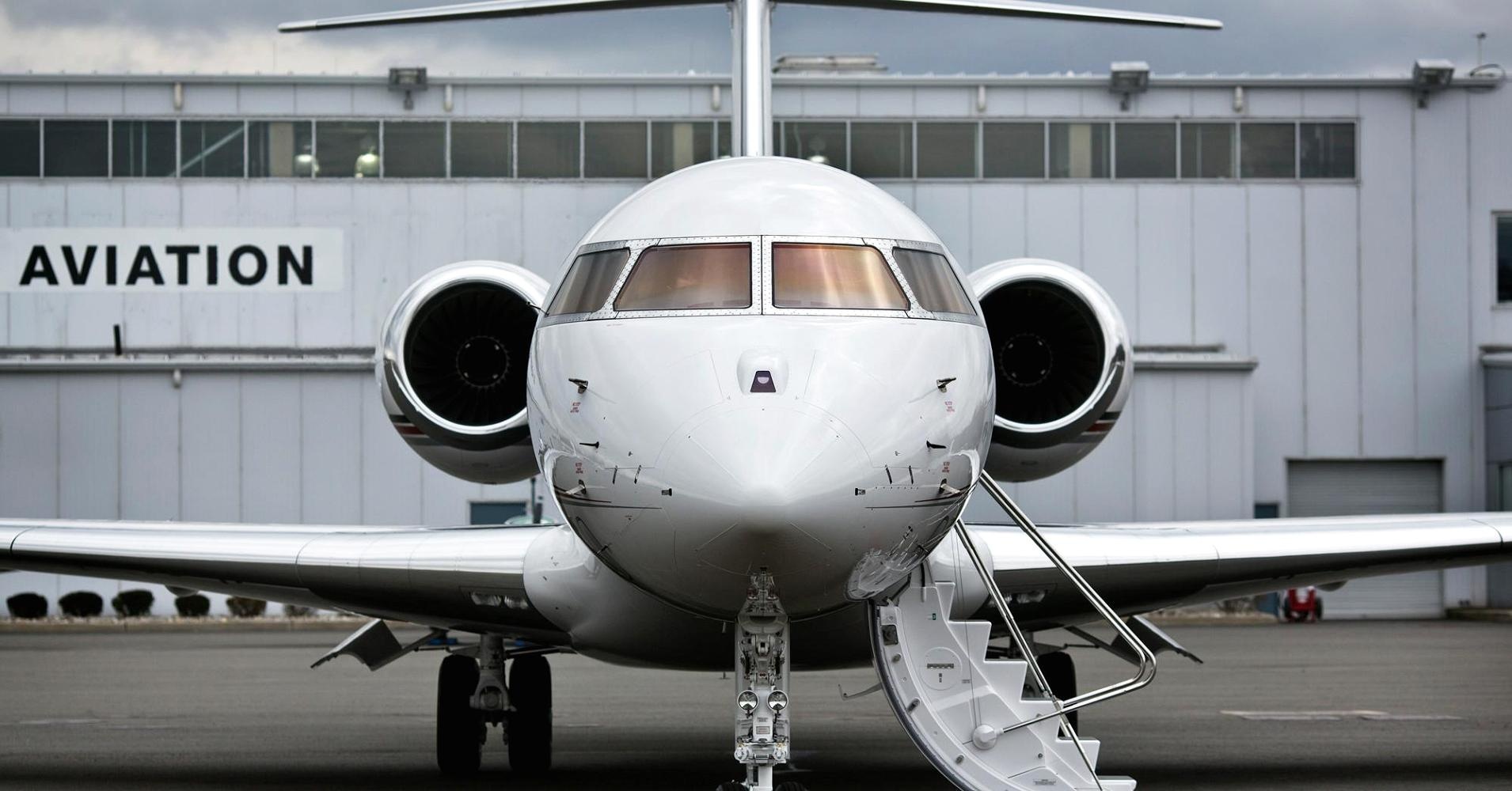 Nha giau Florida thue chuyen co di tranh bao Irma hinh anh