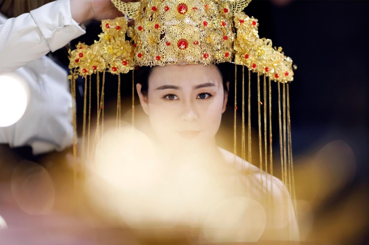 Cac cap doi Trung Quoc vung tien cho album anh cuoi hinh anh