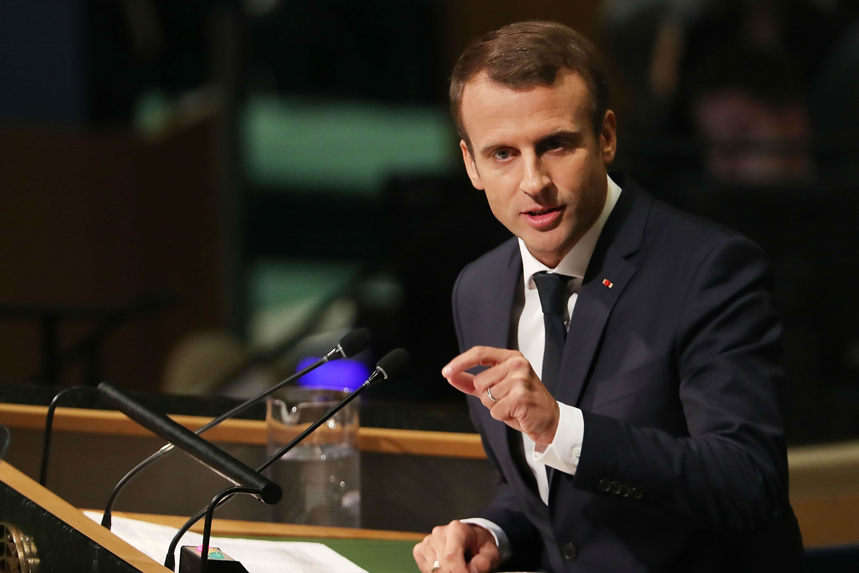 tổng thống Pháp Macron mất lòng người dân ảnh 1 tong thong Phap Macron mat long nguoi dan anh 1