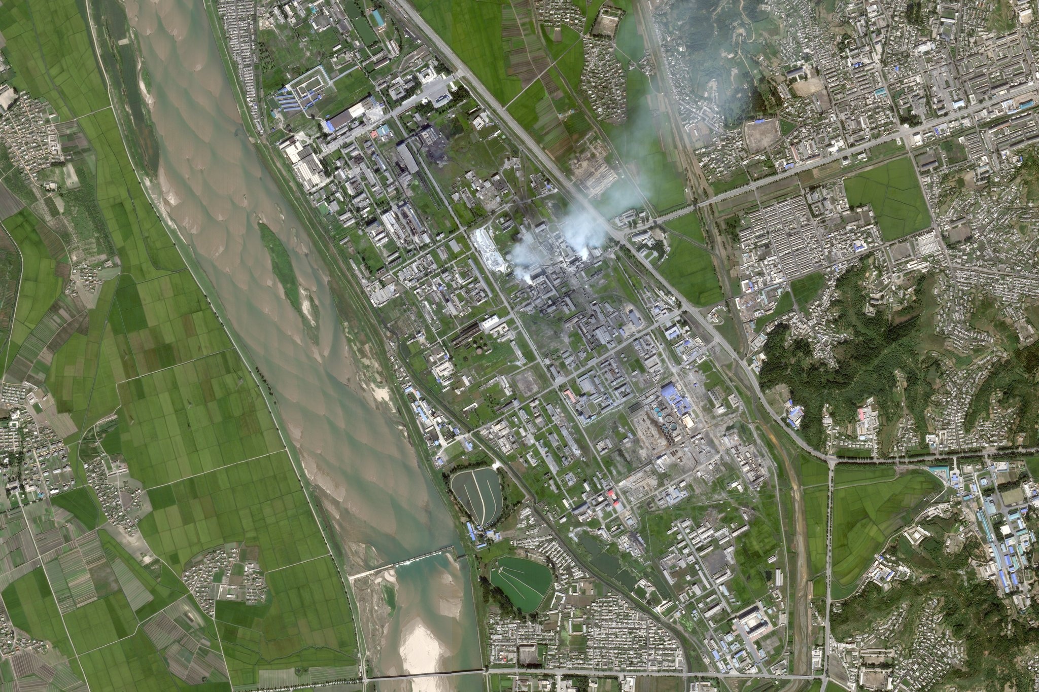 Trieu Tien san xuat nhien lieu ten lua anh 1