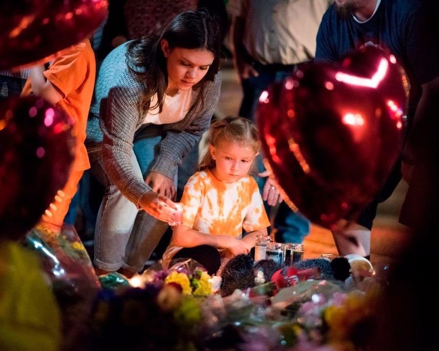 Xa sung o Las Vegas: Khi cuoc vui bien thanh tham kich hinh anh