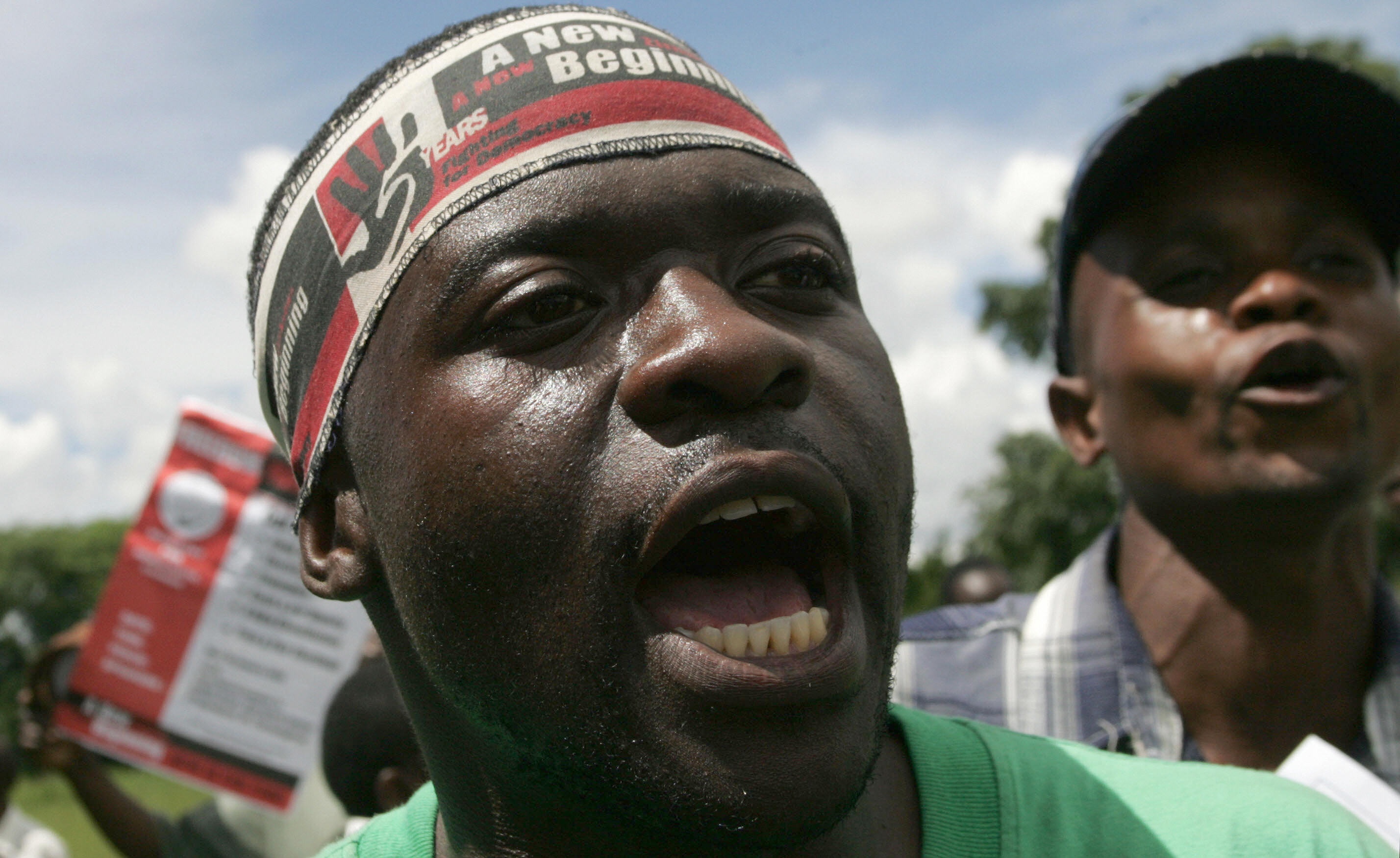 Zimbabwe thoi Mugabe: Lam phat 500 ty % va vet seo nhuc nhoi hinh anh