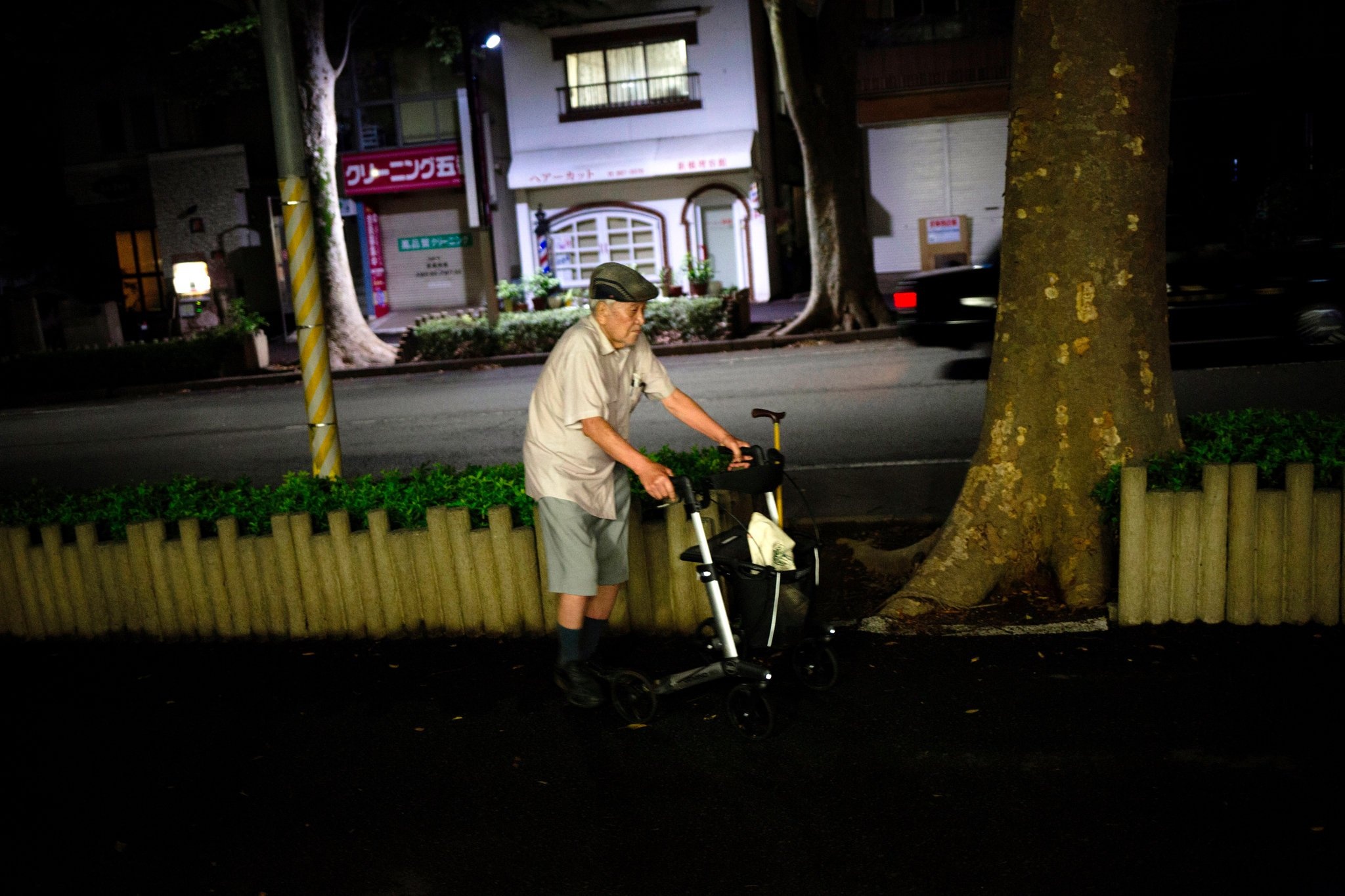 nguoi gia Nhat Ban anh 12