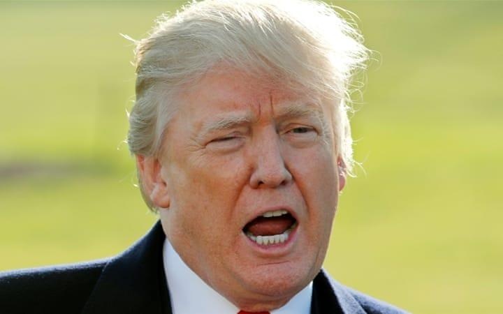 Trump leo thang 'chien tranh' voi Bo Tu phap vi ba Clinton hinh anh