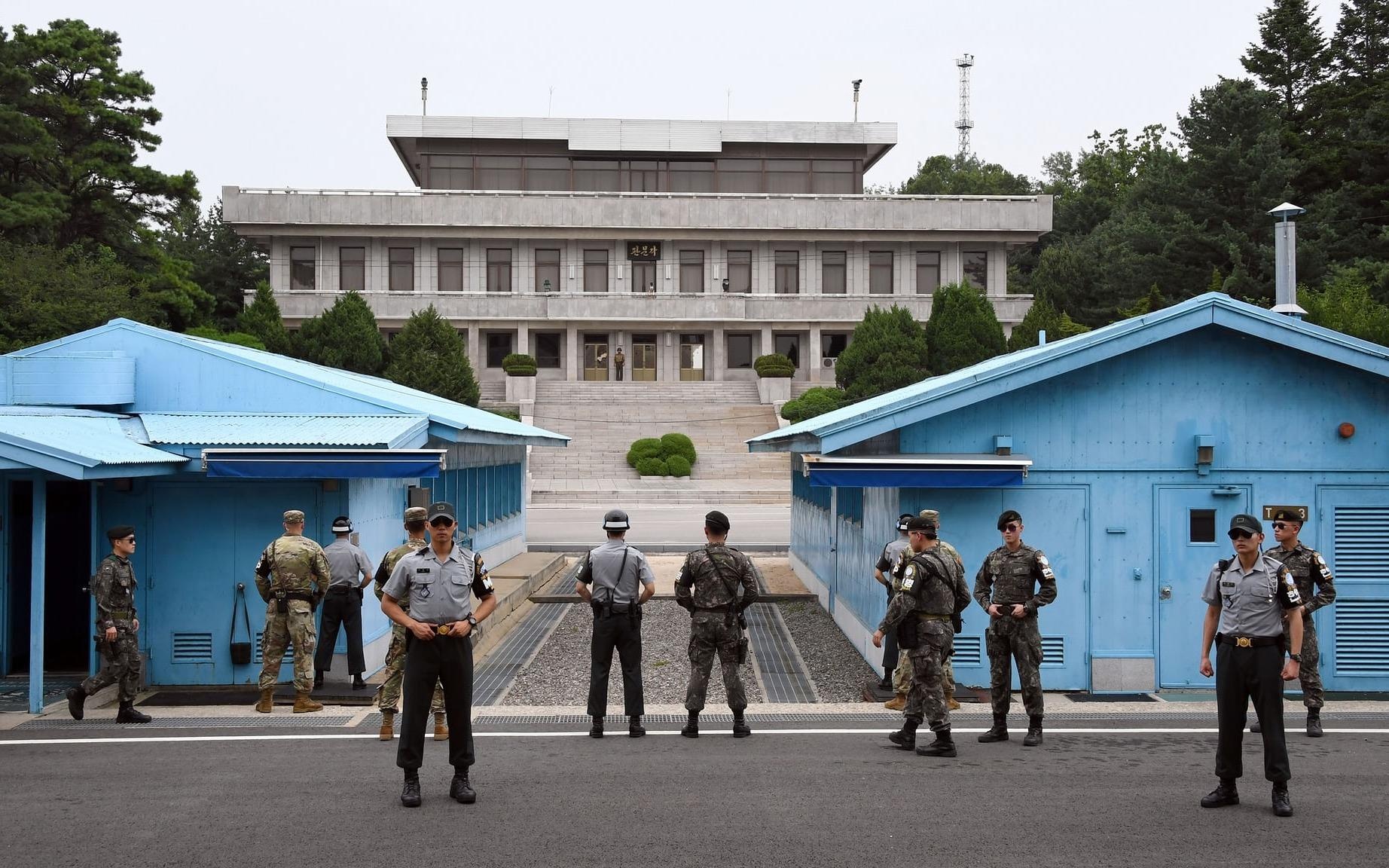 Ban biet gi ve lang dinh chien Ban Mon Diem o bien gioi lien Trieu? hinh anh