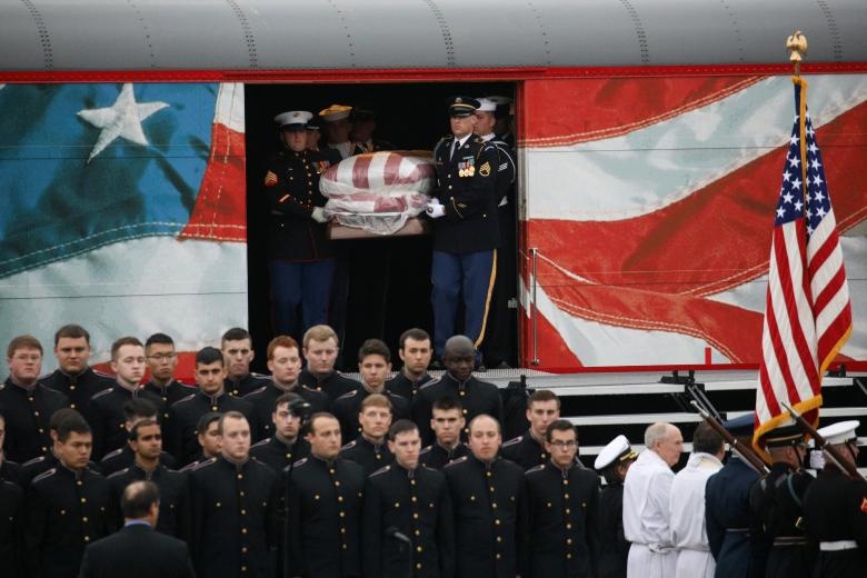 tang le Bush cha anh 5