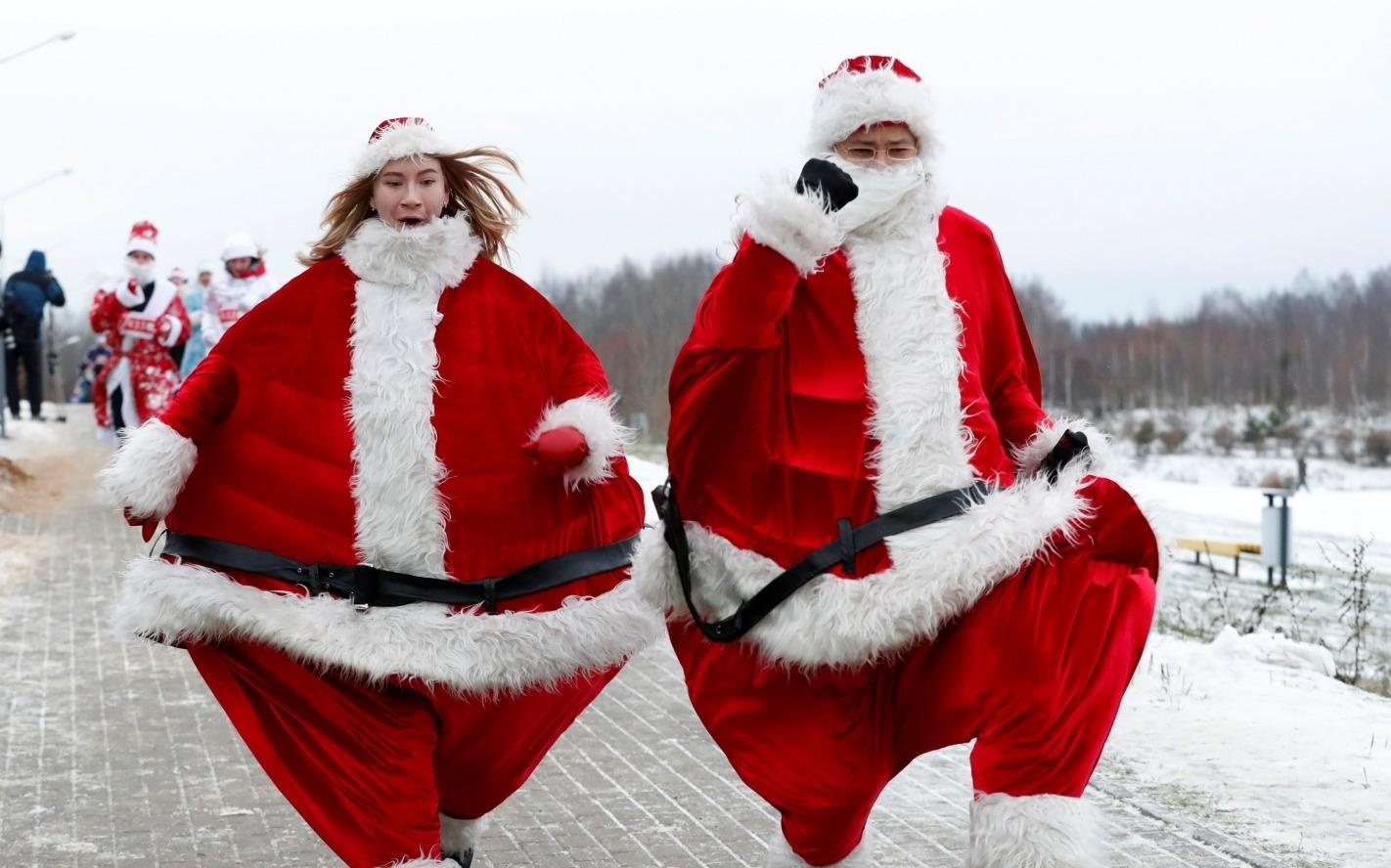 Giang sinh ruc ro tu chau A, chau Au den Trung Dong hinh anh