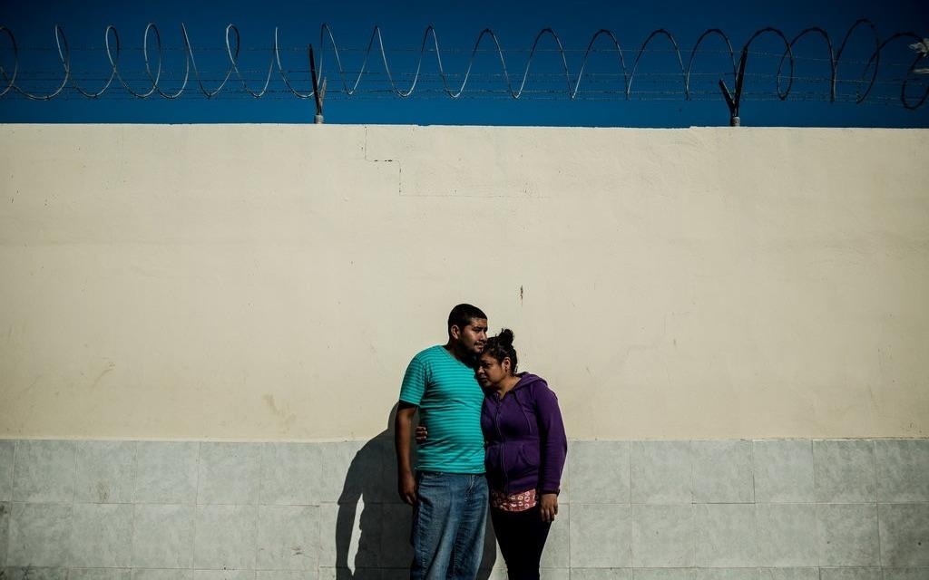 Di dan tuyet vong truoc bien gioi My va co hoi cho toi pham buon nguoi hinh anh