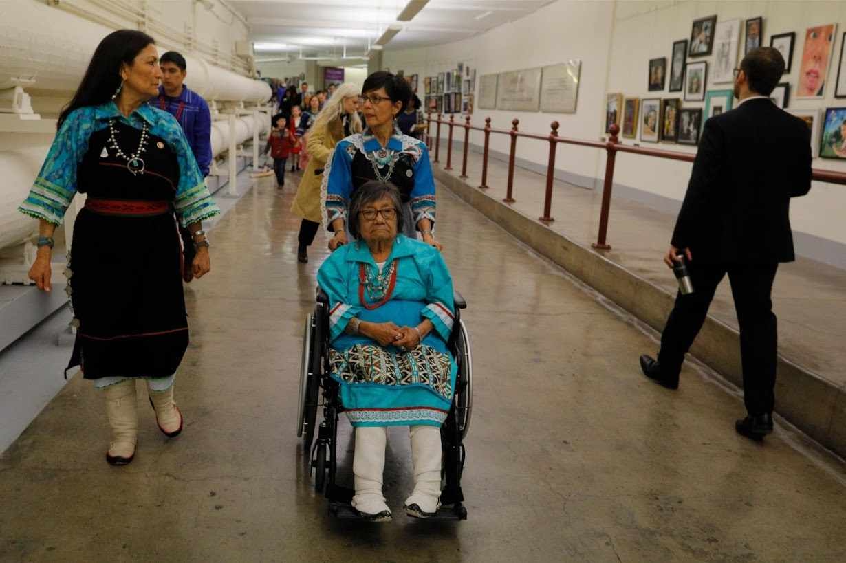 nu nghi si tho dan dau tien ha vien my anh 3