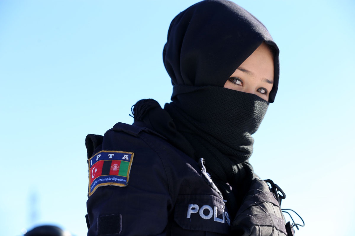 'Xe hop' cua Kim Jong Un va nu canh sat ao den vao top anh tuan hinh anh