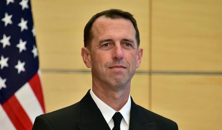 Hai quan My keu goi Trung Quoc than trong khi cham tran tren bien hinh anh