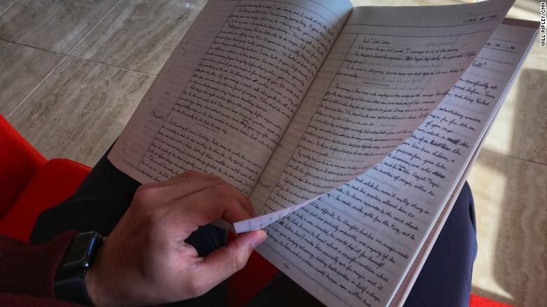 Carlos Ghosn bi bat giu tai Nhat anh 3